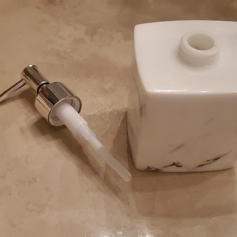White & Black Faux Marble Lotion/hand Soap Dispenser nwot